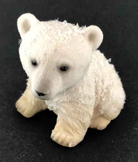 Polyresin - Isbjørn sittende liten